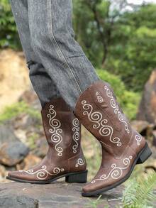 Botas vaqueras de media pantorrilla bordadas a mano para hombres, botas con relieve de nubes auspiciosas de estilo europeo y americano