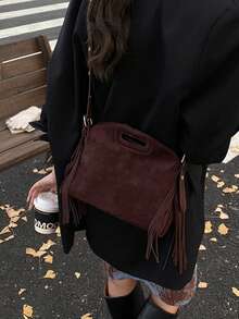 Sac bandoulière vintage mode , sac à bandoulière style bohème, sac carré à franges, rivets et décorations, sac messager décontracté pour les voyages et le quotidien, sacoche de travail portable pour les affaires, petit sac à main à franges