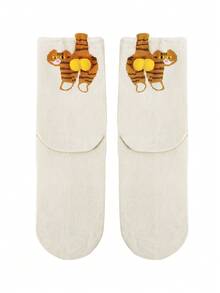 1 Pair Of White Cartoon Cat Socks, Novel And Cute Cat Socks, Interesting Mid Tube Socks, A Gift For Cat Enthusiasts