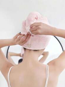 Zestaw 5/1 kapeluszy do suszenia włosów z koralowego aksamitu z haftowanymi kreskówkami, damskie czepki kąpielowe z trójkątnymi kapeluszami absorbującymi wodę, ręczniki do suszenia włosów absorbujące wodę, 1 damski szybkoschnący ręcznik do włosów, zestaw bardzo chłonnych damskich ręczników do włosów z koralowego aksamitu, powrót do szkoły, niezbędne rzeczy podróżne i wakacyjne, akcesoria do włosów dla kobiet, niezbędne rzeczy podróżne, niezbędne rzeczy podróżne, fryzura, fryzjerstwo, włosy, podróże, produkty do włosów, narzędzia do włosów, artykuły do włosów, fryzjer, akcesoria fryzjerskie, salon fryzjerski, sprzęt fryzjerski