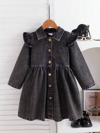 年轻女孩优雅时尚盖袖单排扣长袖连衣裙，适合日常、户外、度假、通勤、春秋季