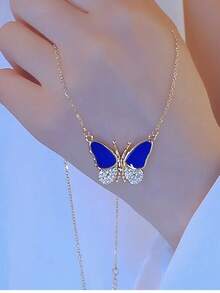 1pc Interesting Temperature-Sensitive Color Changing Magnetic Butterfly Pendant Necklace, Suitable As Gift For Couples, Mothers, Friends