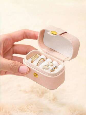 1PC Festive Christmas-Style Portable Travel Jewelry Organizer Box, Minimalist Design Storage Case For Rings, Necklaces, Earrings & Lipstick, Compact Display Box - Christmas Collection Storage, Suitable For Winter & Winter Travel/Daily Use, Ideal Christmas Gift For Loved Ones (Perfect For Holiday Gifting), Essential For Stocking Up At The End Of The Year, Practical Helper For Christmas Decorations (Keeps Jewelry Tidy For Festive Outfits)