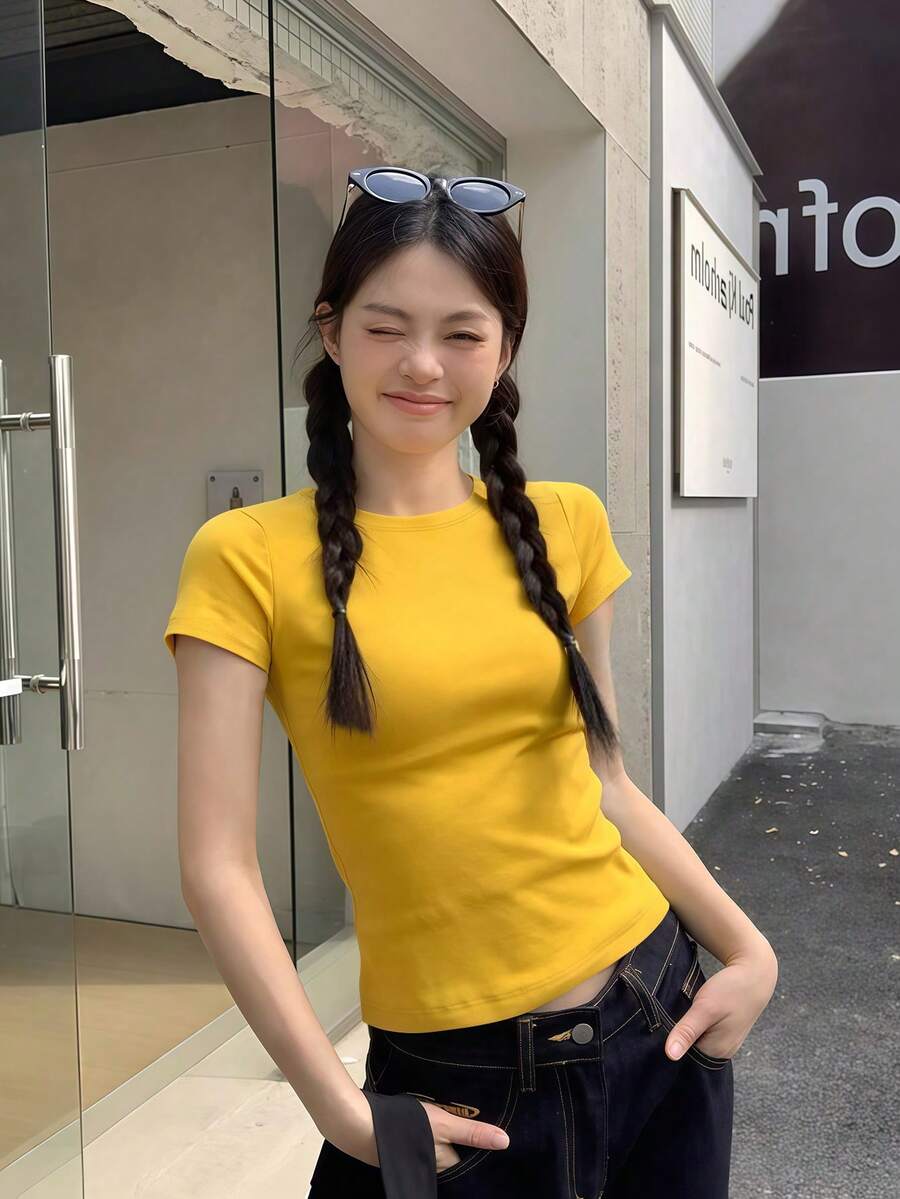 黄色常规肩短袖T恤,女士夏季圆领修身时尚美式休闲上衣 - 黃色 - 查看 1