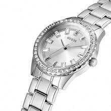 Guess Ceas elegant cu cuarț din oțel inoxidabil Sparkler, cu cristale, în nuanță aurie roz, GW0111L3, potrivit pentru decorul zilnic de afaceri, petrecere, cadou de sărbători pentru femei, prietenă sau mamă, GW0111L1/GW0111L2/GW0111L3/GW0111L4