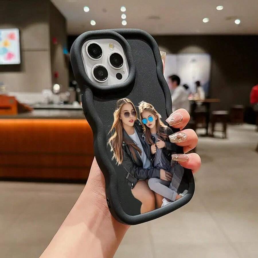 1pc Customizable Full-Print Photo Wavy Macaron Phone Case, Suitable For Samsung S24/S25 Ultra, 14 Ultra/Redmi Note13 Pro, 16/15/14 Plus/13 Pro/12 Pro Max/11/Xs Max/8/7/6 Plus. It Is Clear, Fashionable, Vibrant, Cute, And Minimalist, Perfectly Matching Your Phone. It Is A Unique Personalized Halloween, Christmas Gift For Friends, Girlfriends, And Mothers.