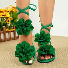 Sandálias femininas rasteiras com amarração e estampa floral 3D, estilo romano, modernas e confortáveis.