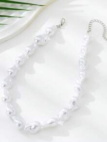 French Light Luxury Long Asymmetrical Faux Pearl Necklace Female Baroque Faux Pearl Senior Sense Female All Match Faux Pearl Necklace.