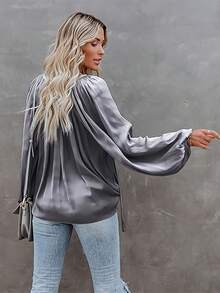 Elegant Women's Shirt, Loose V-Neck Faux Silk Satin Shirt, Balloon Sleeves And Ruched - 灰色 - 查看 2