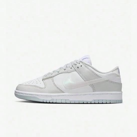 Nike 女子DUNK LOW LX日常出遊運動休閒板鞋 - 白灰色 - 查看 1