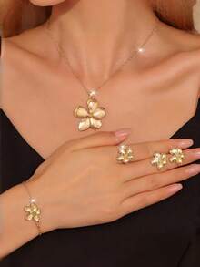 4pcs/Set Fashionable & Elegant 5-Petal Flower Jewelry Set, Earrings, Ring, Bracelet, Necklace Set, Suitable For Christmas And Party Outfits
