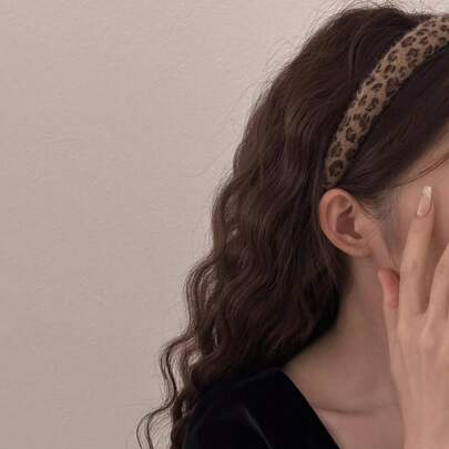 1pc Women's Leopard Print Velvet Headband, High Crown Autumn/Winter Sponge Hair Hoop, Fashion Versatile High-End Minimalist Hair Accessory, Suitable For Daily Wear, Showering, Makeup, Outfit Matching, Hair Band ,Hairband For Women