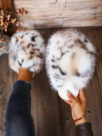 奢华柔软温暖的女士可爱拖鞋，舒适防滑冬季家居拖鞋，蓬松室内外家居鞋，必备寒冷天气鞋类，毛茸茸的鞋子