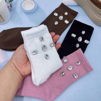 1/2/4双装女士中筒袜，饰有闪亮水钻，时尚耐穿，舒适透气，适合所有季节和场合，例如生日、约会、情人节、旅行和派对。是送给女性的完美礼物。也适合作为圣诞节、情人节和母亲节礼物。