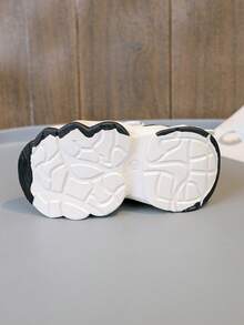 2025 Frühling Neue Lässige Kindersportschuhe, Leichte & Modische Plateau-Sneaker mit Dicker Sohle für Jungen und Mädchen