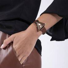 Guess 34mm Gold-Tone Case Leather Band Women's Quartz Watch With Triangle Pointer, Minimalist Fashion Wristwatch Suitable For Daily Wear, Dates, Gifts - Rose Gold - View 2