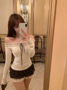 女式露肩蕾丝边长袖 T 恤，修身分层上衣，带蕾丝拼接和结饰细节，适合度假、秋季 - 杏色 - 查看 2