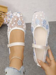 White Mesh-money Tree-blue Flowers