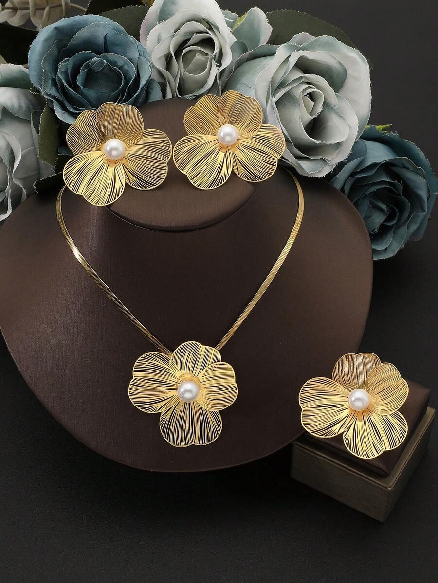 1 Set Stainless Steel Gold Flower Necklace, Earrings, Ring, Women Jewelry Set, Non-Fading High Quality Wedding Party Jewelry, Holiday Gift