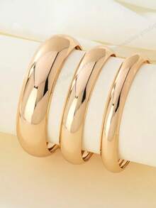 3 أساور معدنية لامعة بتصميم بسيط وأنيق، مناسبة للاستخدام اليومي للنساء