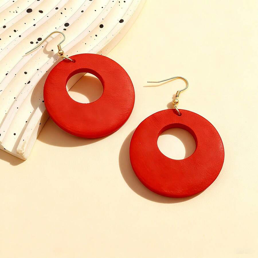 1 Pair Vintage Wooden Hollow Round Pendant Earrings - Red - View 1
