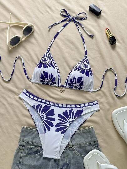 Nuevo conjunto de bikini de estilo bohemio con estampado floral todo sobre, cordones en la espalda y nudo para vacaciones en la playa