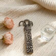 Fashionable Unisex Leopard Print Leather Keychain // Elegant Ladies' Leather Strap Key Chain, Fit For Any Vehicle - Multicolor - View 22
