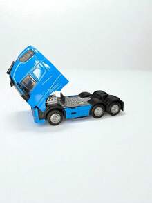 Volvo Globetrotter 1:50 Iron Miniature Truck With Light – Various Colors - 藍色 - 查看 2