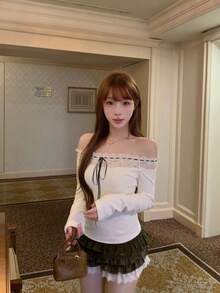 女式露肩蕾丝边长袖 T 恤，修身分层上衣，带蕾丝拼接和结饰细节，适合度假、秋季 - 杏色 - 查看 3