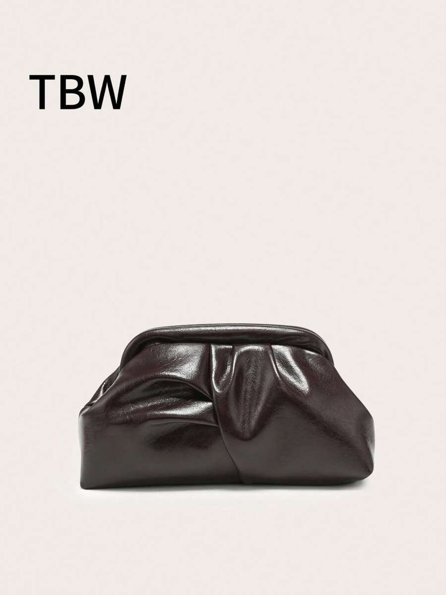 This Lady Is Holding A Pleated Cloud Design Bifold Wallet, Versatile In Use, Large Capacity, Fashionable And Minimalist, Suitable For Shopping And Going Out. - Coffee - View 1