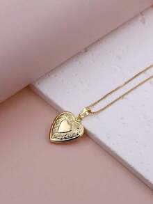 New Nordic Style Retro Lace Hollow Heart Ribbon Photo Locket Pendant Photo Necklace Copper Album Box Necklace (Earrings, Bracelets, Anklets, Necklaces, Rings, And Other Jewelry Items Will Be Shipped Randomly) - 隨機 - 查看 6