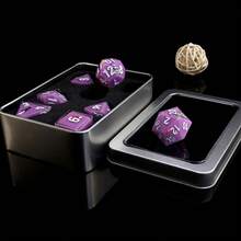 7 قطع/مجموعة نرد متعدد الأوجه من الراتنج، بلون أرجواني عام مع نمط قطة سوداء، مناسب لتجمعات العائلة في الهواء الطلق، هدايا مختلفة للمناسبات، مع علبة تخزين