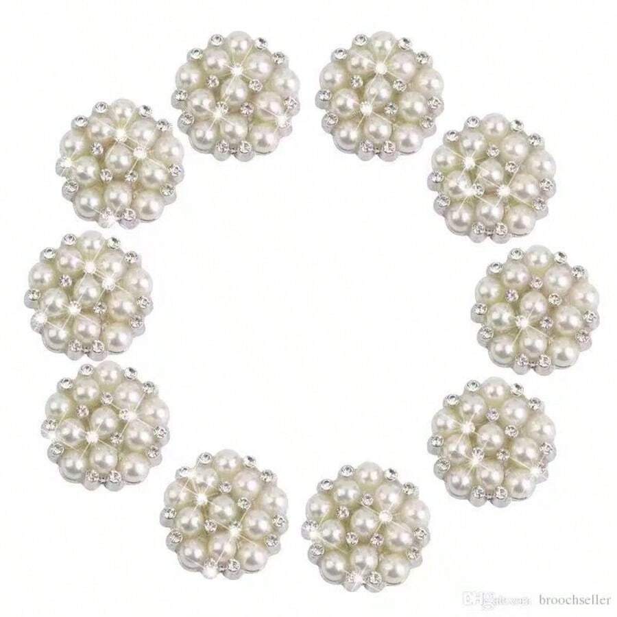 Silberne Brosche mit Kunstperlen und Kristallrhinestones in kleiner Blumenform, Weihnachtsgeschenk