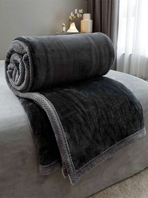 1 Solid Color Milk Velvet Blanket, Soft Polyester Blanket With A Light Luxury Style, Fashionable, Simple, Comfortable And Soft, Multi-Functional Warm Cover Blanket, Suitable For Bedroom, Living Room, Sofa, Camping, Office And Travel, Room And Bedroom Decoration Accessories, Machine Washable, Easy To Maintain, Suitable For All Seasons