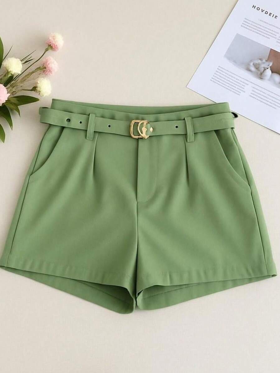 TAILORED SHORTS WITH LINED BELT FASHION BLOGGER - Olive Green - View 1