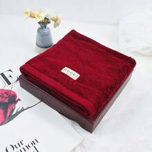 Gucci Red Soft Square Towel, Suitable For Daily Washing And Grooming. High Quality, High Appearance Level, Comfortable And Soft