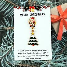5个圣诞钥匙扣，包含圣诞老人、圣诞树、花环、拐杖糖、雪人等经典圣诞元素。卡片上印有“圣诞快乐”字样以及祝福语“祝您新年快乐，愿这份小小的圣诞礼物为您带来美好的问候和祝福”，适合作为圣诞节和新年礼物，传递节日祝福。也可作为包包挂饰、汽车饰品、教师礼物、朋友礼物或姐妹礼物。 - 彩色 - 查看 4