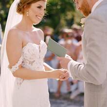 Elegant Linen Wedding Vow Books With Gold Foil Lettering - Perfectly Sized His And Hers Vow Books With Plenty Of Pages To Write Whatever Is On Your Heart - A Beautiful Addition For The Wedding Day , Thanksgiving Gifts, Christmas Gifts, Halloween Gifts, Valentine's Day Gifts, New Year Gifts - 鼠尾草奶油 - 查看 3