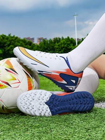 男女通用足球鞋、青少年足球鞋、运动足球鞋、新款轻便耐用长钉时尚足球鞋、训练鞋、脚感好、轻便舒适