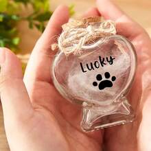 1个定制宠物毛发纪念罐，心形瓶装宠物离世纪念礼品，个性化宠物骨灰盒，宠物毛发纪念罐，生日毕业纪念，多功能，装饰性强，可重复使用，精致时尚，高品质，独一无二，是送给她、男朋友、爸爸、女朋友、妈妈、家人、朋友的理想礼物，也适合茶室、家居、花园、办公室等场合，可用于周年纪念日、情人节、母亲节、生日、父亲节、毕业典礼、婚礼、乔迁之喜等，为家居增添清新气息，定制装饰盘，营造温馨氛围，秋季装饰，时尚设计