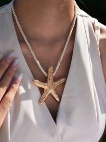 Collar de cuerda con estrellas de mar