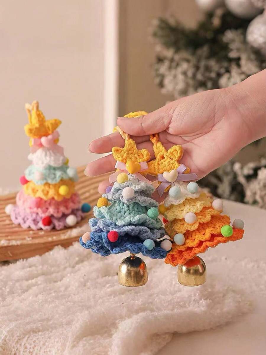 1 pièce Décorations de Noël en crochet faites à la main - Fils de tissu doux, crochetés multicouches et multicolores, anneaux de suspension et décorations étoile dorée au sommet - Décorations de style DIY convenant pour Noël, la Saint-Valentin, la maison, le bureau