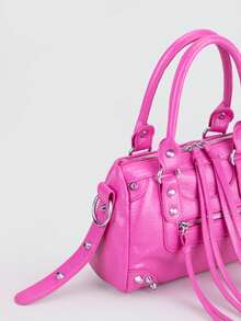 1 chiếc túi tote vuông phong cách retro punk Y2K màu hồng dưa hấu, phối nhiều mảnh vải, đính đinh tán kim loại, khóa kéo trang trí, quai xách đôi bằng chất liệu PU cổ điển, dây đeo có thể điều chỉnh, khóa kéo. Túi có quai xách đôi đính đinh tán, dây đeo vai có thể điều chỉnh, khóa kéo. Túi đeo chéo nữ sang trọng, kín đáo, đựng được điện thoại, ví đựng thẻ, phù hợp cho sử dụng hàng ngày, du lịch và mua sắm. - Màu Hồng  Dưa hấu - Xem 10