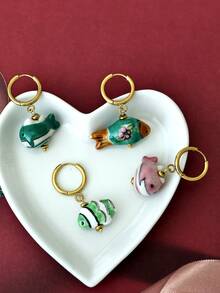 1pc Y2K Stainless Steel Multi-Color Hand-Painted Ceramic Small Fish Pendant Earrings, Suitable For Thanksgiving, Christmas, Autumn/Winter Daily Wear