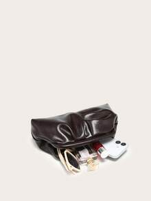 This Lady Is Holding A Pleated Cloud Design Bifold Wallet, Versatile In Use, Large Capacity, Fashionable And Minimalist, Suitable For Shopping And Going Out. - Coffee - View 5
