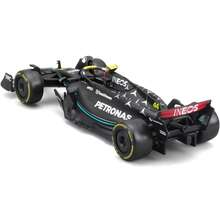 Burago 1/43比例 2025赛季梅赛德斯-AMG F1车队W14 E和2024赛季W15赛车模型，合金材质，44号刘易斯·汉密尔顿，带展示盒，合金展示品，万圣节、圣诞节和生日礼物 - W14-#44 - 查看 6