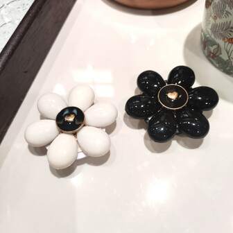 Floral Heart Phone Holder, Blossoming Flower In Heart Grip, Ethereal Romantic Stand For Girls