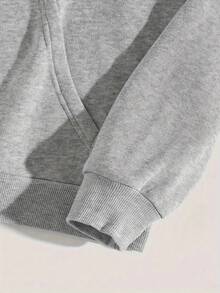 Sudadera con capucha para hombres "Family Treasures" en francés - Texto en francés y estampado gráfico Azat Mard, ajuste relajado, suéter casual con letras en francés y diseño Azat Mard, tejido - Gris - Ver 4