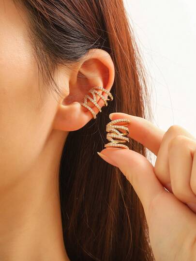 زوج من أقراط الأذن المرصعة بالنحاس والزركونيا الراقية والأنيقة، مناسبة للنساء للاستخدام اليومي والكاجوال والحفلات والمناسبات