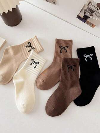 1/4 Pairs Random Women Crew Socks, Bow Decor In Black, Beige, Brown, Khaki, Sweet & Cute Minimalist Collegiate Style, Soft & Comfortable Moisture-Wicking, Suitable For Autumn/Winter, Back To School, Gifts, Pajama & Sleepwear Matching, Color Assorted